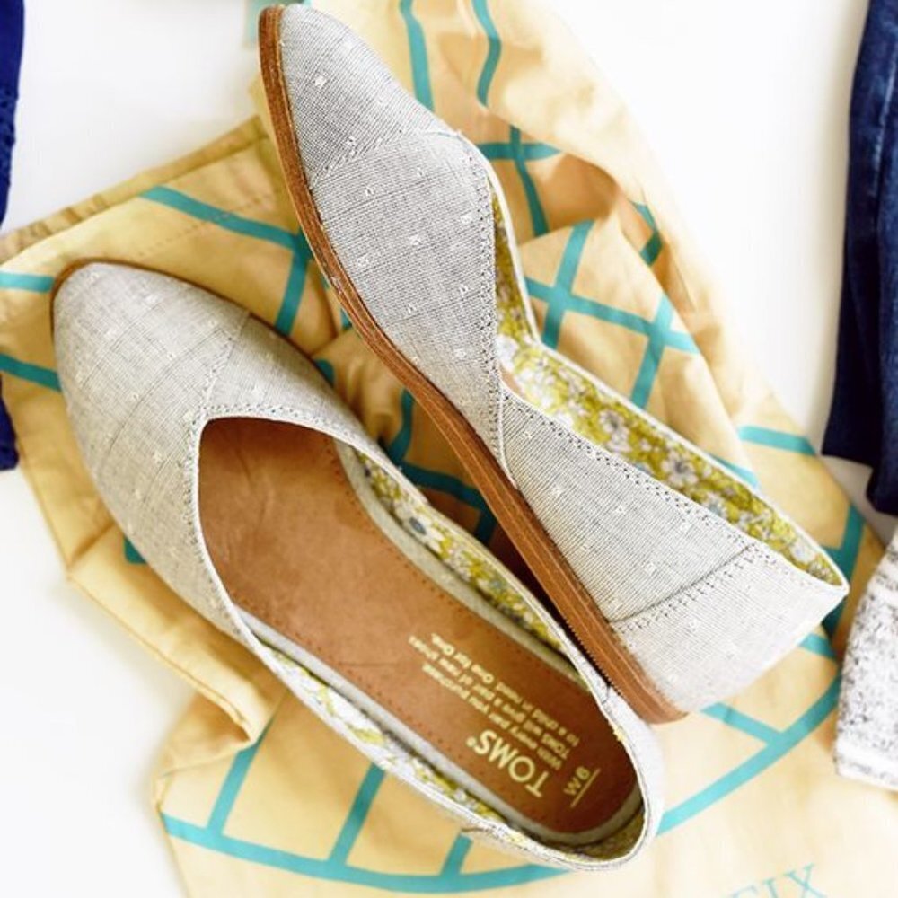 TOMS Grey/Gray Chambray Dot Women's Jutti Flats Size 10